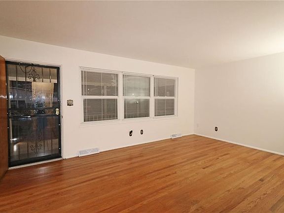 3rd image of 300 N 81st Ter