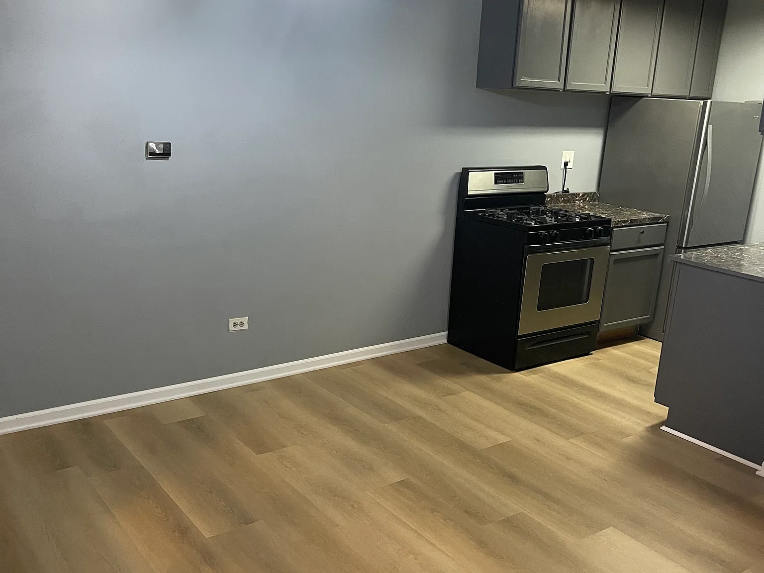 2 bed, 1000 sqft, $1,750 — Photo 4