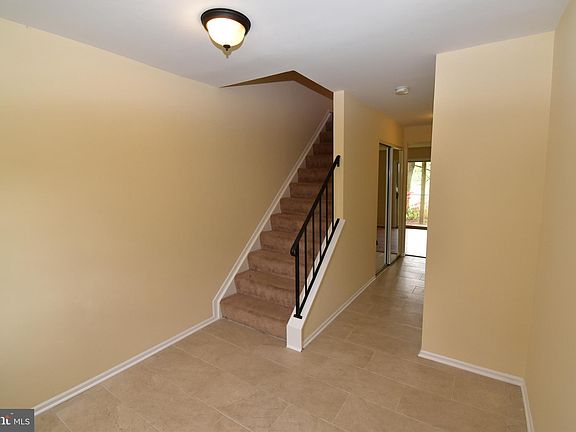2nd image of 821 Ivy League Ln