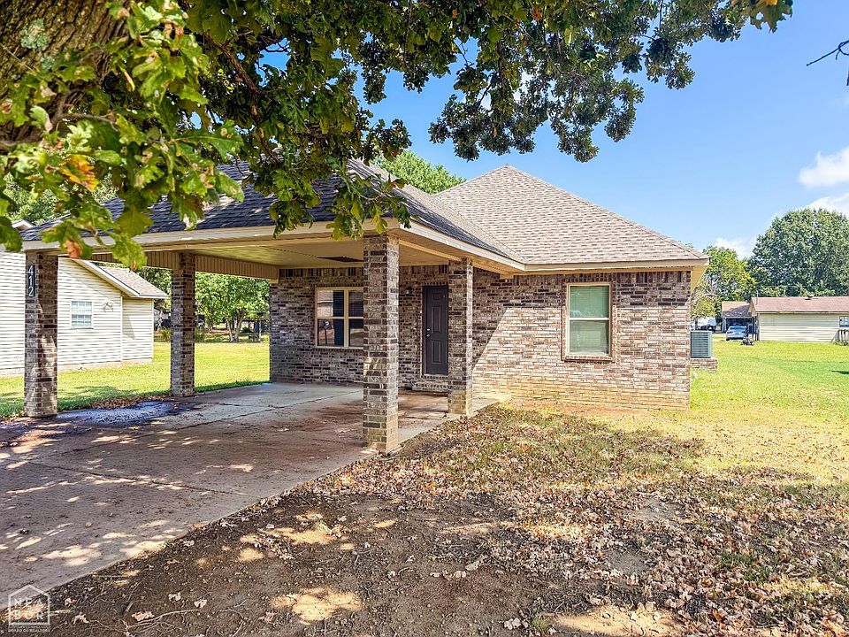 1st image of 412 Joy Ln