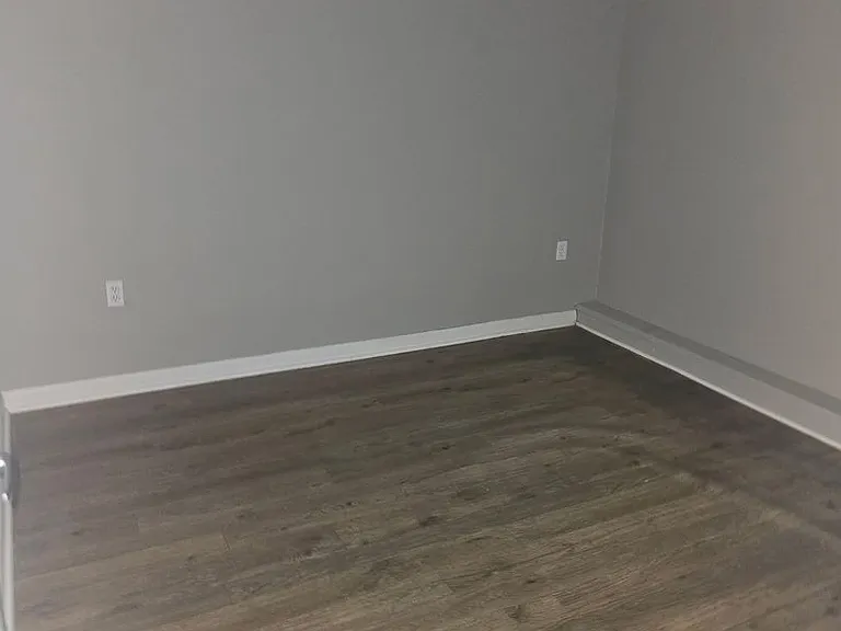 1213 W Reservoir St — Photo 2