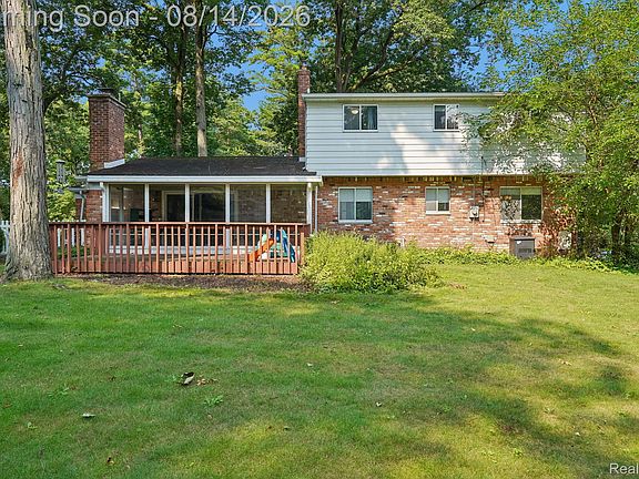 3rd image of 5578 Hummingbird Ln