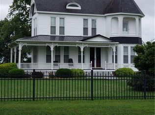 5156 Old Ingraham Rd, Ingraham, IL 62434