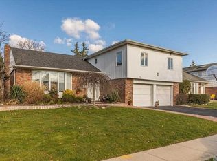 730 Vandam St, Valley Stream, NY 11581