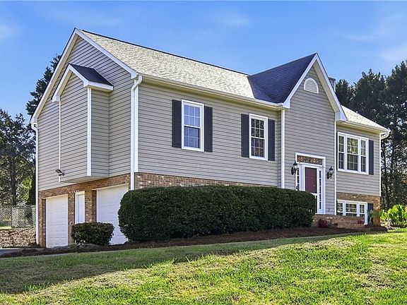 2nd image of 135 Sedgewick Ridge Ct