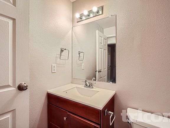 3rd image of 18707 SE 268th St