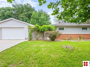 625 S 67th St, Omaha, NE 68106