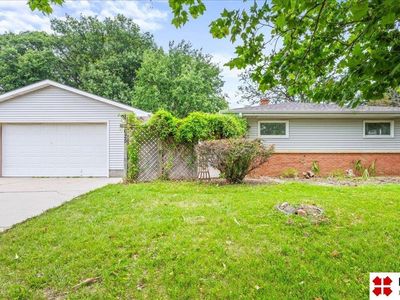 625 S 67th St, Omaha, NE, 68106