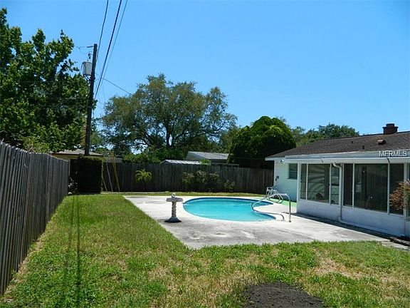 5th image of 3621 61st Way N