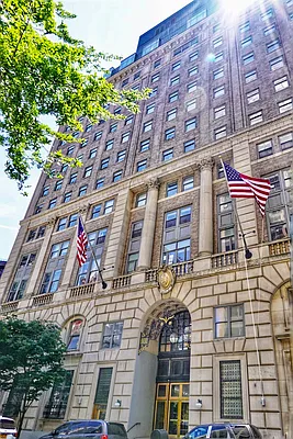 Rented by New York Casas Ltd. | media 25