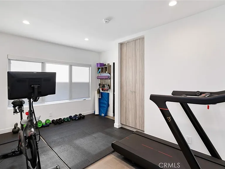 5541 Matilija Ave — Photo 18