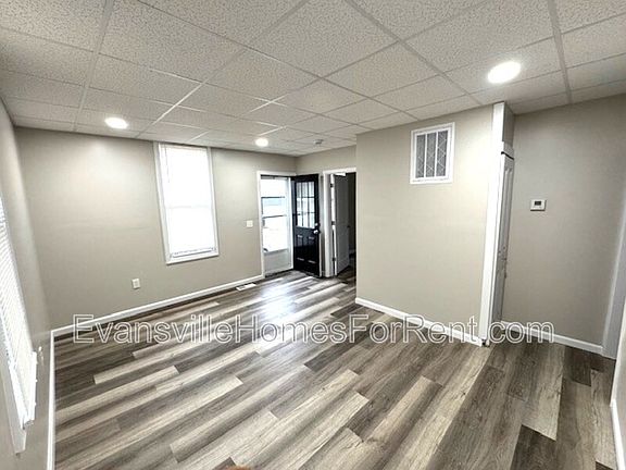 3rd image of 216 Leslie Ave