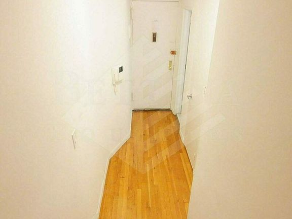 4th image of 104 E 31st St APT 2a