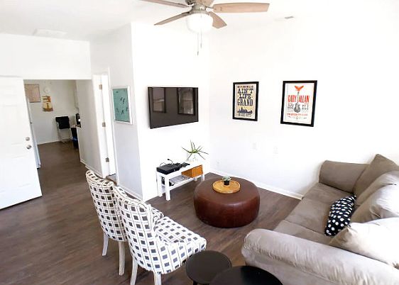 2nd image of 2441 N Ashland Ave #2