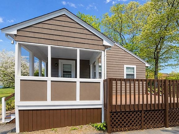 3rd image of 24 Evelyn Ln