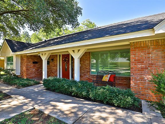 2nd image of 2050 Woodridge Dr