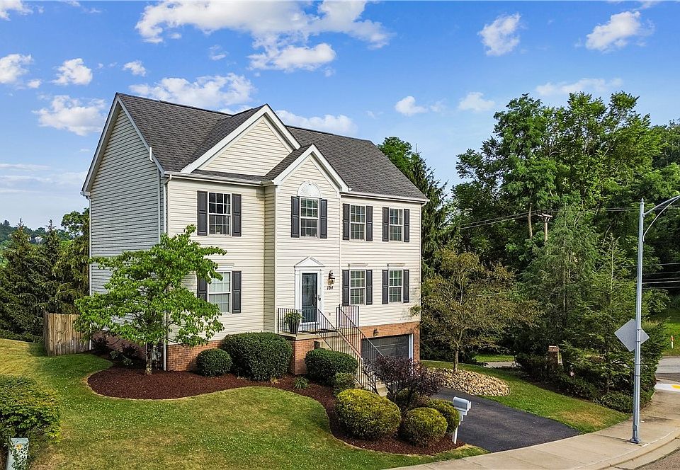 1st image of 104 Oak Brook Cir