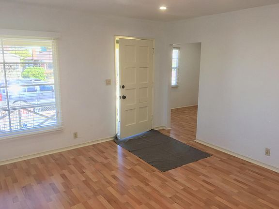 4th image of 5600 Bayview Ave