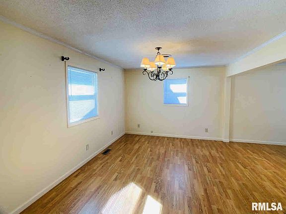 5th image of 915 W Lillie St