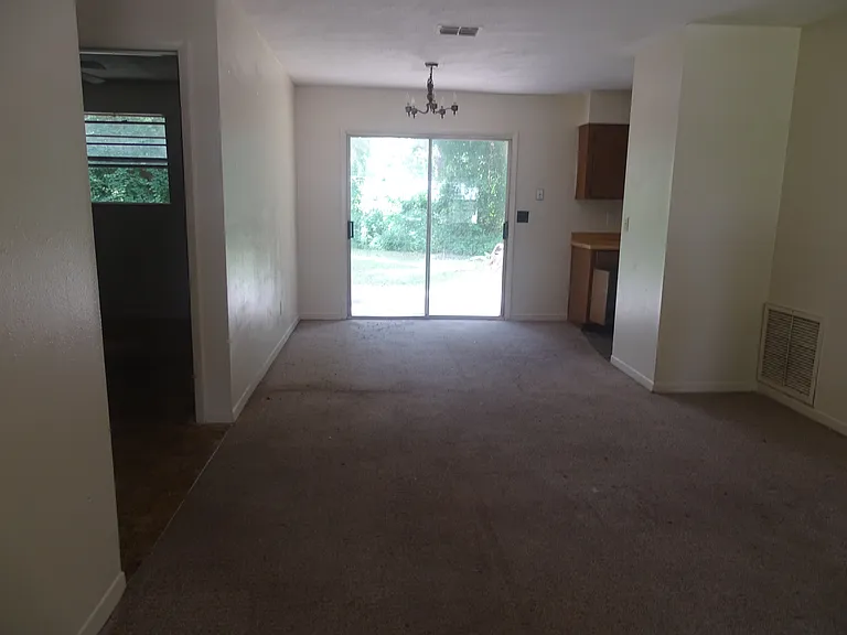 252 SE Hanover Pl #101 — Photo 2