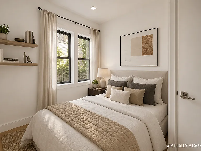 1879 Linden St #1R — Photo 3