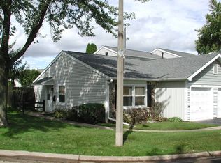 1931 Georgetown Ln, Hoffman Estates, IL 60169