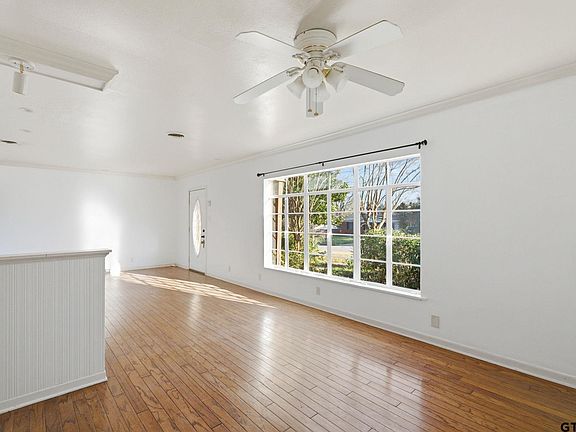 4th image of 2200 Airline Dr