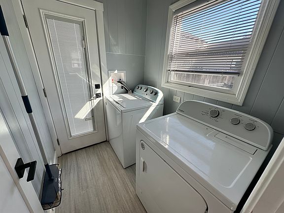 5th image of 553 Flower Ave