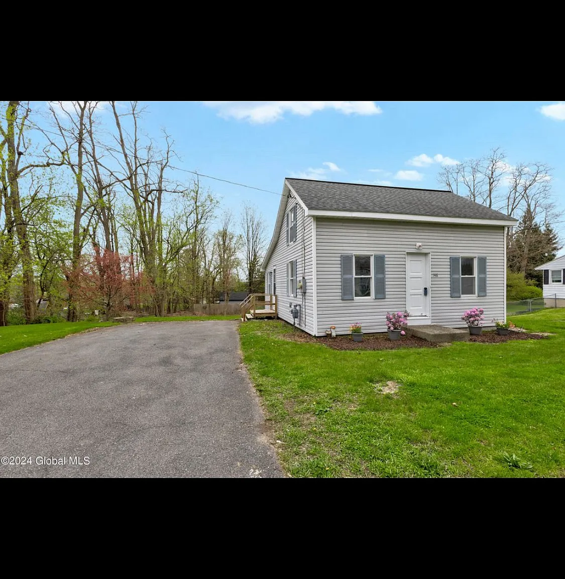 146 Forts Ferry Rd — Photo 1