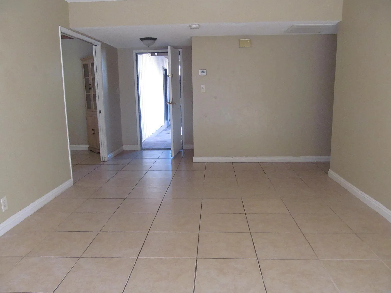 3 bed, 1268 sqft, $1,600 — Photo 2