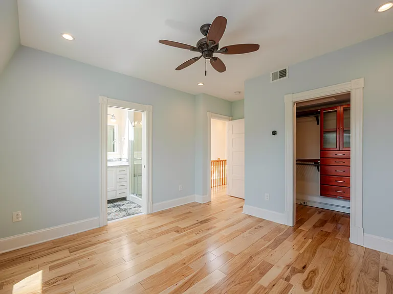 1234 E St NE — Photo 70