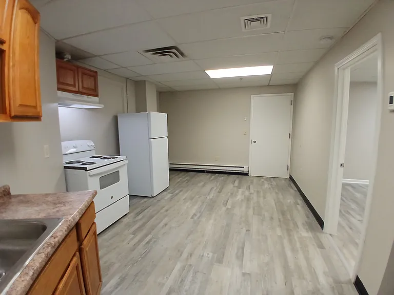 1841 Broad St #B11 — Photo 3