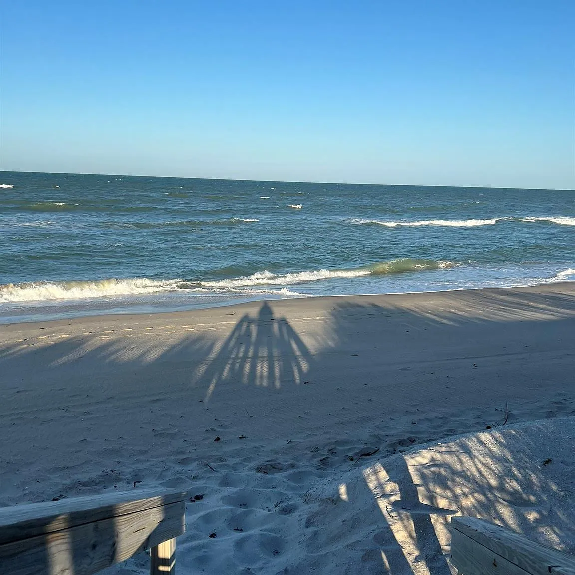 3 bed, 3.5 bath, 1900 sqft, $5,900 — Photo 4