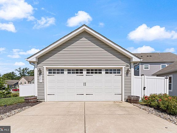 3rd image of 5271 Blue Crab Ln