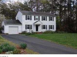 10809 Lunswood Rd, Chester, VA 23831