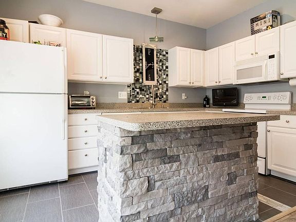 Kitchen Area with Island