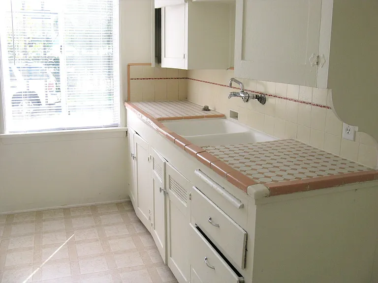 Elm Gate Apartments — Photo 4