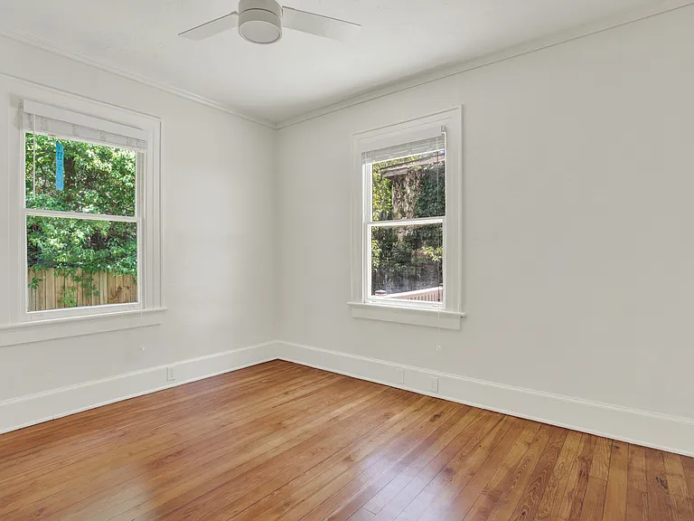 915 Maupas Ave — Photo 12
