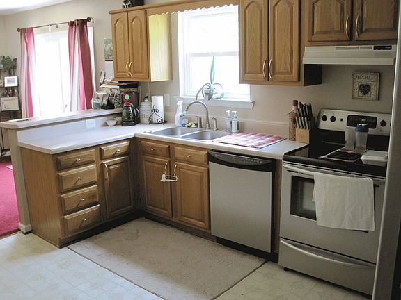 2nd image of 714 Dana Dr