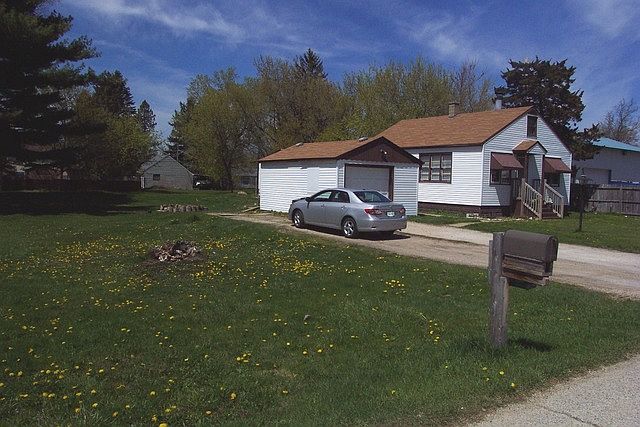 1st image of 42228 N 2nd Ave