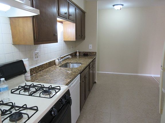 4th image of 3000 Roberts Dr APT 7