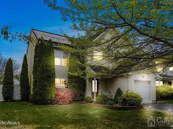 37 Marlin Ct, Bayville, NJ 08721