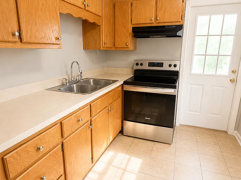 212 E Hilton Ave — Photo 12