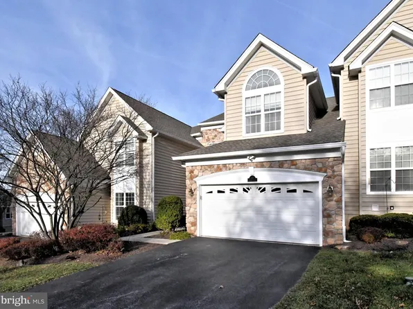 88 Sagewood Dr #186, Malvern, PA 19355