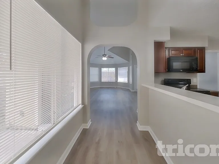 16027 Hidden Acres Dr — Photo 7
