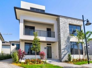 8185 NW 47th Ter, Doral, FL 33166