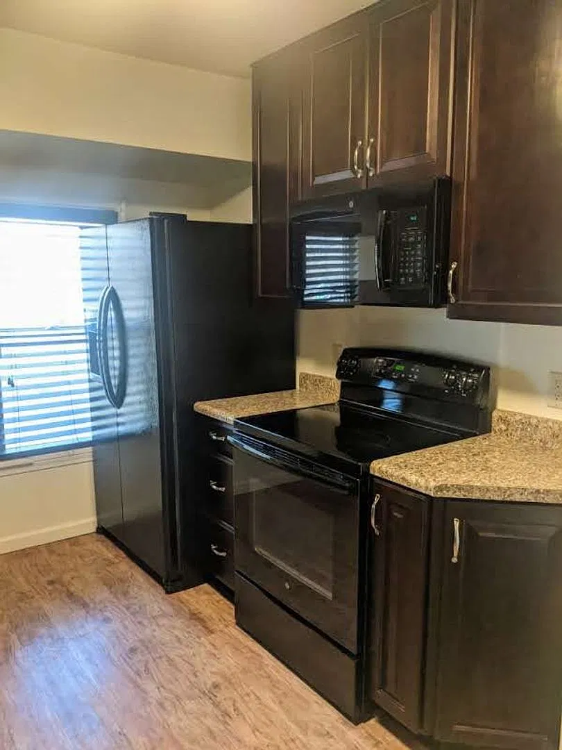 3 Weeks Rent Free Spacious 3 Bed / 2 Bath Ogden Home with Finished Basement — Photo 3