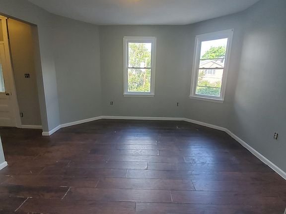 5th image of 119 Seymour Ave Floor 2