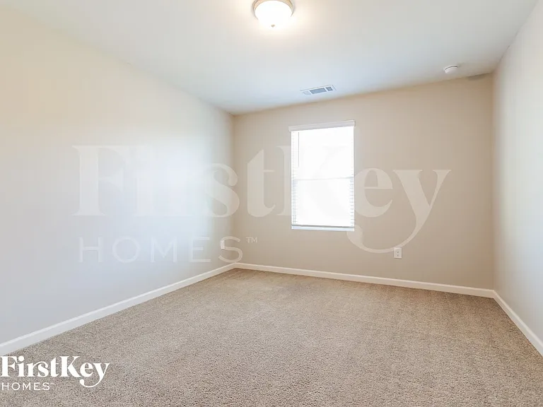 115 Bennett Ct — Photo 9