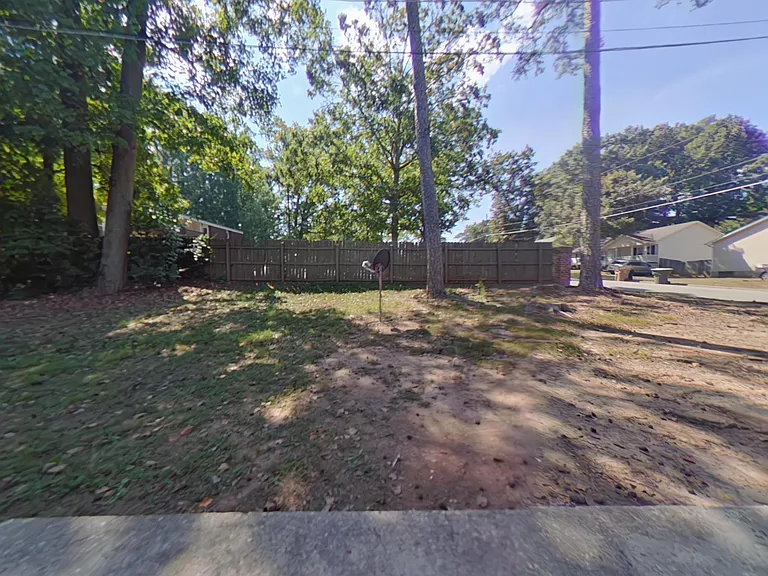 2021 Maywood St #A — Photo 7